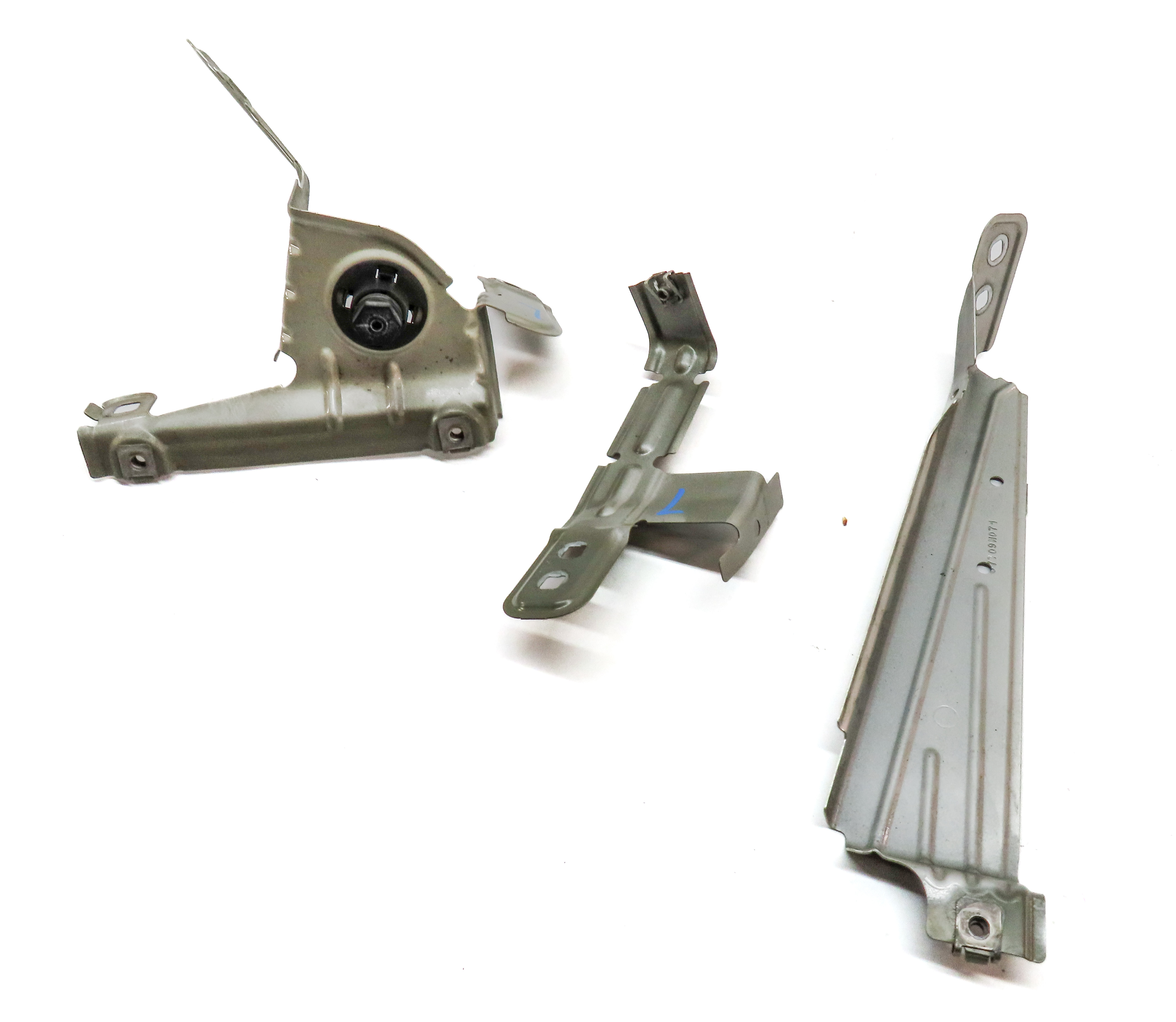 2014 BMW X3 (F25) FRONT LEFT DRIVER FENDER SUPPORT MOUNT BRACKET SET/3 — exact item pictured